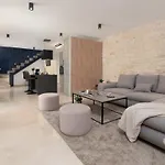 Designer Simone - Modern Und Heritage Style By Interhome Tinjan