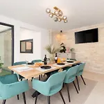 Дом отдыха Designer Simone - Modern Und Heritage Style By Interhome