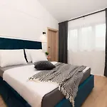 Designer Simone - Modern Und Heritage Style By Interhome