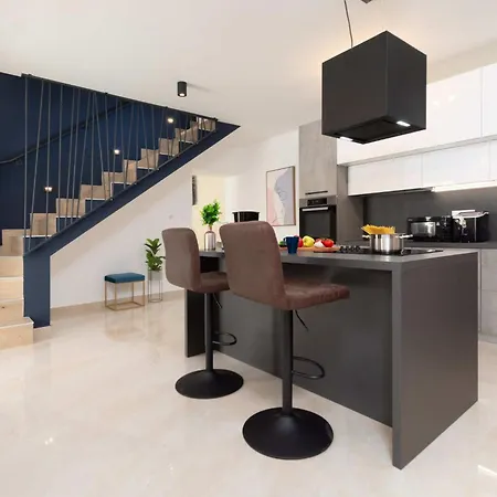 Designer Simone - Modern Und Heritage Style By Interhome Holiday home