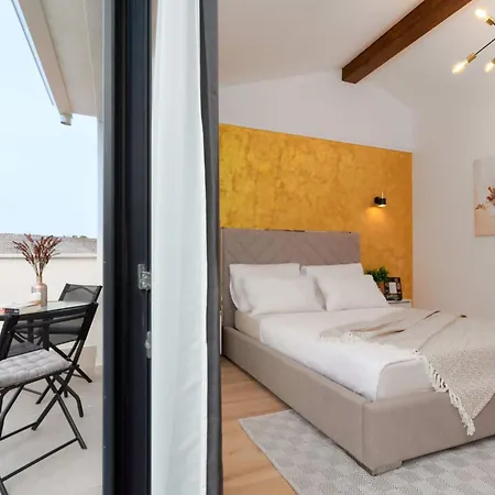 Designer Simone - Modern Und Heritage Style By Interhome Ferienhaus