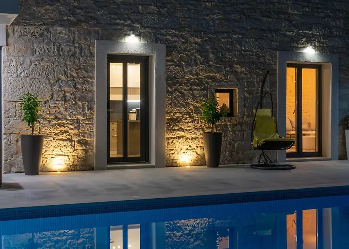 Designer Simone - Modern Und Heritage Style By Interhome Ferienhaus *