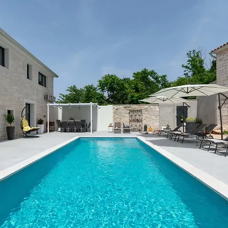 Designer Simone - Modern Und Heritage Style By Interhome Σπίτι διακοπών