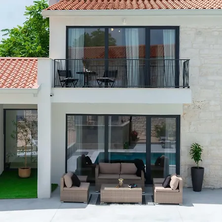 Designer Simone - Modern Und Heritage Style By Interhome Σπίτι διακοπών Tinjan