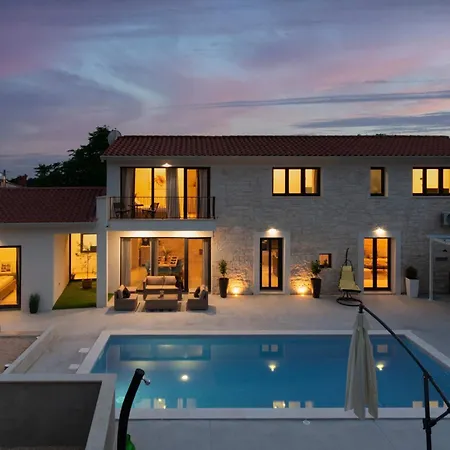 Σπίτι διακοπών Designer Simone - Modern Und Heritage Style By Interhome Tinjan
