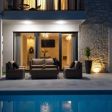 Designer Simone - Modern Und Heritage Style By Interhome
